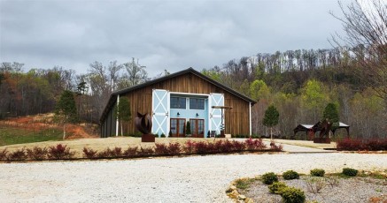 Main structure (for now) at Eagle Mountain Vineyards & Winery